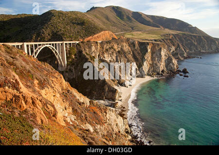 Bixby Bridge sur l'autoroute 1, Big Sur, California, United States Banque D'Images