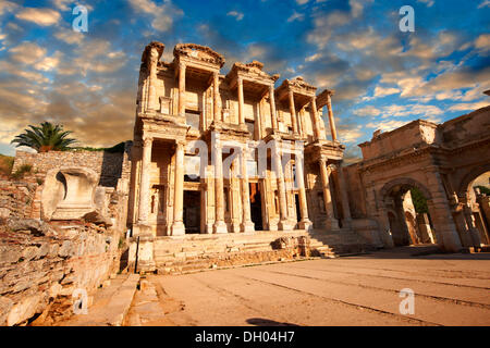 La bibliothèque de Celsus, les ruines romaines d'Éphèse, dans la lumière du matin, de l'Anatolie, Turquie Banque D'Images