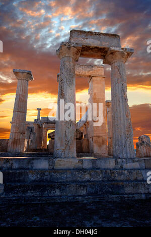 Le temple dorique grec d'aphaia, 500bc, Égine, iles saroniques, Grèce, Europe Banque D'Images