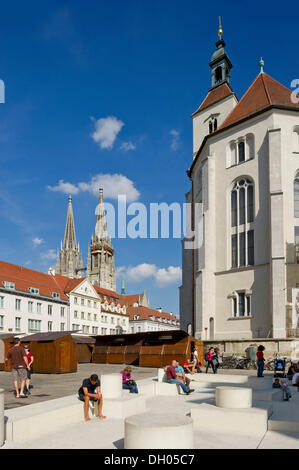 Neupfarrkirche ou nouvelle église paroissiale en face de la cathédrale Saint-Pierre, Regensburg, Haut-Palatinat, en Bavière Banque D'Images