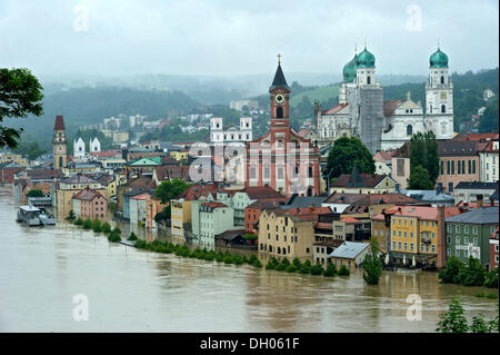 Centre-ville historique de Passau, à côté du Danube lors des inondations le 3 juin 2013, Passau, Basse-Bavière, Bavière Banque D'Images