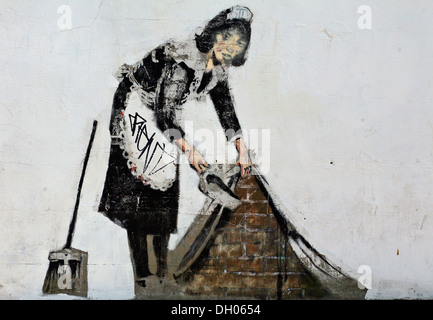 Fresque murale « Maid » de l'artiste Banksy dans Chalk Farm London UK Banque D'Images