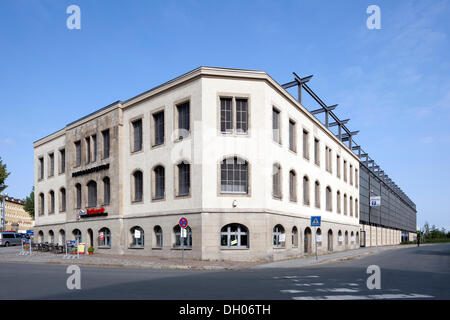 Parking pour voitures et vélos à la gare centrale, Leipzig, PublicGround Banque D'Images