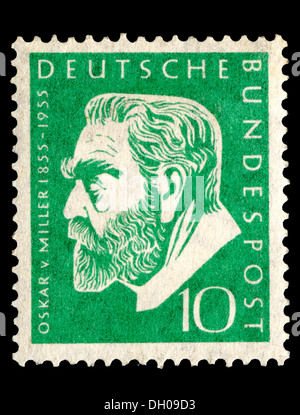 Portrait d'Oskar von Miller (1855-1934 : ingénieur allemand et fondateur du Deutsches Museum) sur timbre-poste allemand. Banque D'Images