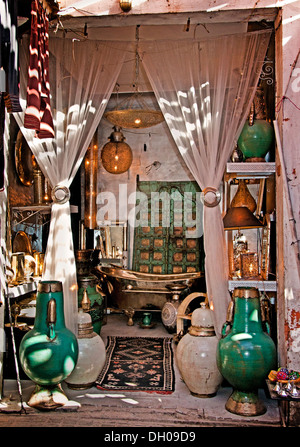 Antique Shop Maroc Marrakech Medina Souk Banque D'Images