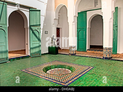 Musée de Marrakech ou Musée de Marrakech qui se trouve dans un bâtiment restauré du xixe siècle Riad Maroc Banque D'Images