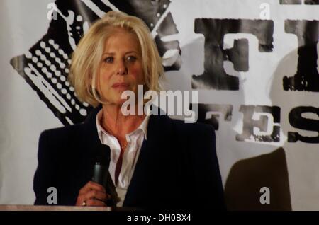 Austin, Texas, États-Unis. 26Th Oct, 2013. , Écrivain, Producteur et Réalisateur Callie Khouri , gagnant d'un scénariste distingué pour ses travaux sur le ''Thelma et Louise'' et d'autres projets à l'Austin Film Festival 2013 Dîner de remise des prix tenue à l'Austin Club à Austin, Texas le 20/01/2013. © Jeff Newman/Globe Photos/ZUMAPRESS.com/Alamy Live News Banque D'Images