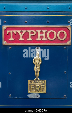 Badge avant et de l'emblème du fer à vapeur "sentinelles" Typhoo wagon., JCN898J, sur l'affichage à l'Whitwell & vapeur Reepham rally, UK Banque D'Images