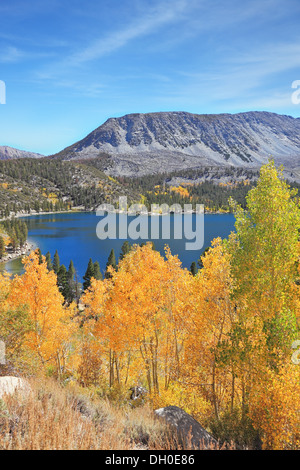 Le blue Lake dans le Parc National de Yosemite Banque D'Images