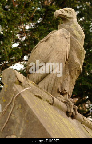 Le Château de Cardiff's animal mur a été conçu par William Burges en 1866 mais construit jusqu'en 1890, avant la rénovation d'un vautour416 Banque D'Images