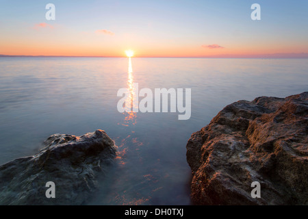 Tôt le matin dans le port de Guettingen, Lac de Constance, Suisse, Europe, PublicGround Banque D'Images