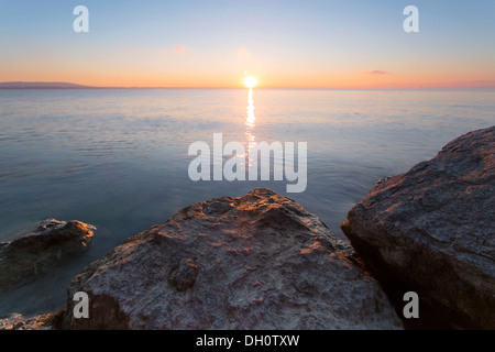 Tôt le matin dans le port de Guettingen, Lac de Constance, Suisse, Europe, PublicGround Banque D'Images