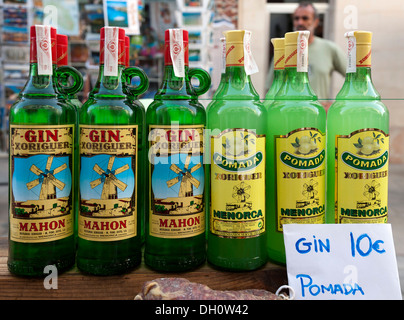 Gin et pomada, boissons alcoolisées typiques de Minorque, Iles Baléares, Espagne, Europe du Sud, Europe Banque D'Images