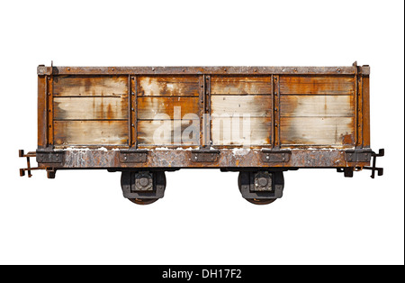 Vintage voiture rouillée pour le chemin de fer à voie étroite isolé sur fond blanc Banque D'Images