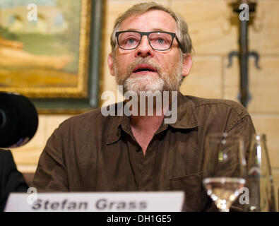 Munich, Allemagne. 29 Oct, 2013. Le chef du Comité Olympique Olympia Graubuenden critique Stefan Grass assiste à une conférence de presse du Parti Vert bavarois à la question "Oui à la maison, non à l' Olympia à Munich, Allemagne, 29 octobre 2013. Le 10 novembre 2013, les référendums au sujet d'une autre candidature olympique de Munich sont prévues. Photo : INGA KJER/dpa/Alamy Live News Banque D'Images