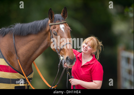 Ancien jockey décoré et Jess Westwood dans Monkerty Tunkerty avec cheval Exford Banque D'Images