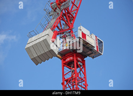 Grue a tour sur un chantier de construction à Londres, Royaume-Uni Banque D'Images