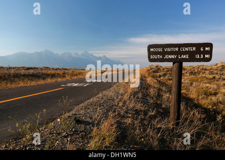 Panneau indiquant les distances, Parc National de Grand Teton, Wyoming, USA Banque D'Images