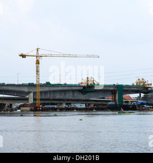 Nouveau pont de l'autoroute en construction Banque D'Images
