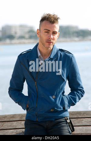 Ville de Cannes : l'auteur-compositeur israélien Asaf Avidan fréquentant le MIDEM music festival le 21/10/26 Banque D'Images