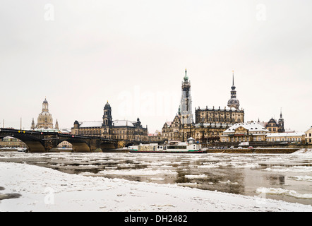 Elbe dans la neige, l'Elbe est fermé à la navigation, Dresde, Saxe, PublicGround Banque D'Images