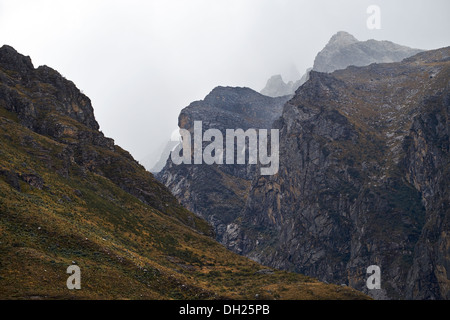 Cojup vallée près de Churup dans les Andes, le Pérou, Amérique du Sud Banque D'Images