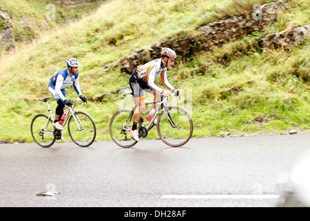 Cycle tour club escalade les gorges de Cheddar, Somerset, Octobre 2013 Banque D'Images