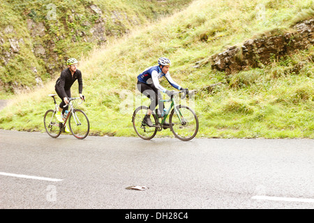 Cycle tour club escalade les gorges de Cheddar, Somerset, Octobre 2013 Banque D'Images