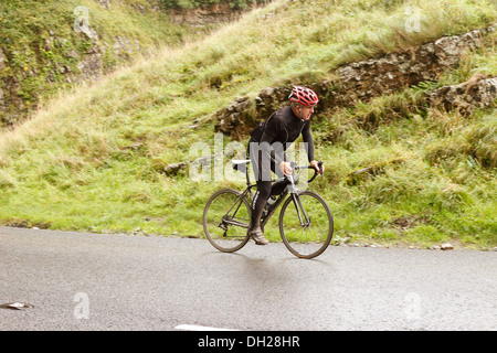 Cycle tour club escalade les gorges de Cheddar, Somerset, Octobre 2013 Banque D'Images