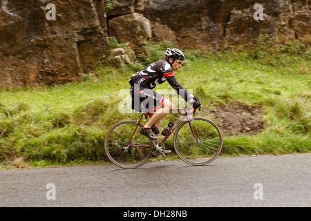 Cycle tour club escalade les gorges de Cheddar, Somerset, Octobre 2013 Banque D'Images