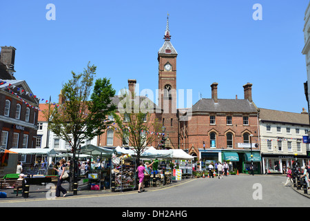 Les échoppes de jour de marché marché, Louth, Lincolnshire, Angleterre, Royaume-Uni Banque D'Images