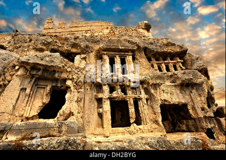 Tlos acropole lycienne et house et temple-type des tombeaux. Tlos, Turquie Banque D'Images