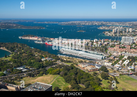 Une journée ensoleillée à Sydney, à l'Est, vers le port et l'océan. Banque D'Images