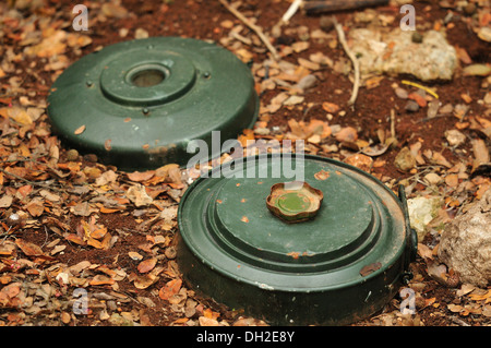 Le M15 est une grande mine anti-char américain circulaire blast mine, Mleeta, Musée du Hezbollah, dans le sud du Liban. Banque D'Images