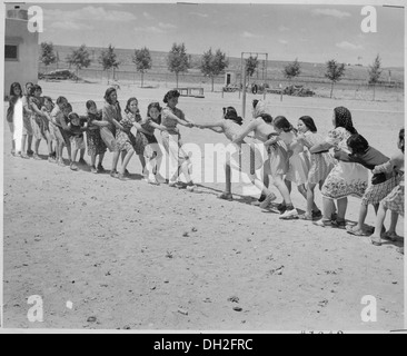 Les filles à l'École d'une journée Isleta remorqueur de la guerre, Albuquerque, Nouveau Mexique, 1940 519167 Banque D'Images