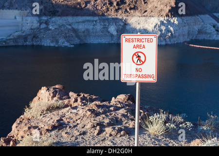 Espace réservé aucun signe d'avertissement d'intrusion - Lake Mead, Las Vegas, Nevada USA Banque D'Images