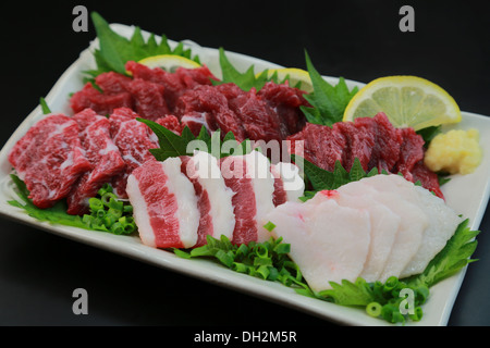 Sashimi de viande de cheval (Basashi) Banque D'Images