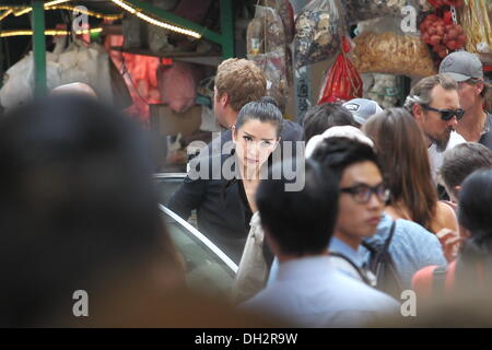 Hong Kong, Chine. 27 Oct, 2013. Li Bingbing est vue sur le plateau du tournage 'Transfomers 4 : l'âge d'Extinction' à Hong Kong, Chine Le dimanche 27 octobre 2013. © TopPhoto/Alamy Live News Banque D'Images