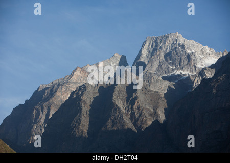 Chaîne de montagnes himalayenne au village de Mana , Badrinath , Chamoli , Uttarakhand , frontière chinoise tibétaine indienne , Inde , Asie Banque D'Images