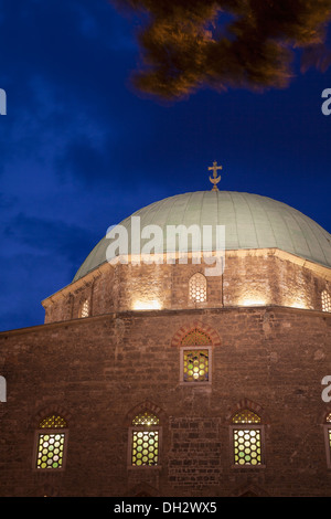 Église mosquée au crépuscule, Pecs, Hongrie, Southern Transdanubia Banque D'Images