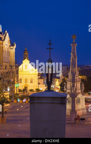 La place Szechenyi au crépuscule, Pecs, Hongrie, Southern Transdanubia Banque D'Images