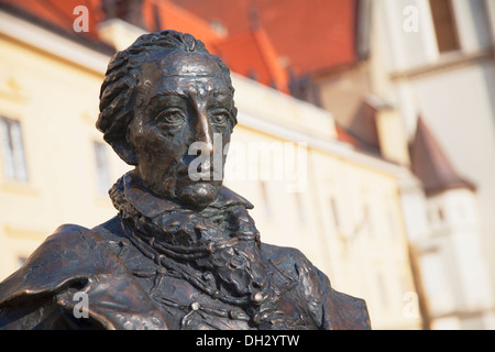 Statue du Comte Gyorgy hors Église Franciscaine, Keszthely, Hongrie, Lac Balaton Banque D'Images