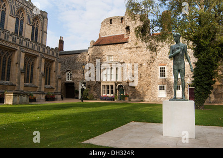 Statue de St Edmund, Bury St Edmunds, Suffolk, UK Banque D'Images