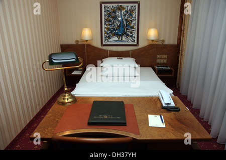 Chambre à l'Hôtel Grand Hotel Russuscher, Weimar, Allemagne Banque D'Images