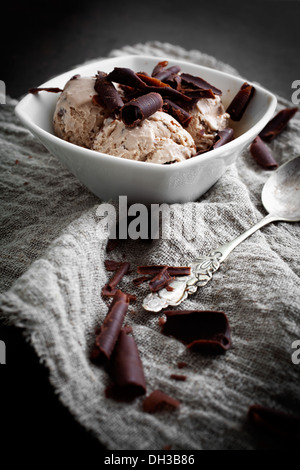Close up de la crème glacée au chocolat maison Banque D'Images