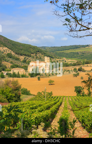 L'abbaye de Sant'Antimo est un ancien monastère bénédictin de la commune de Montalcino, Toscane, Italie centrale Banque D'Images