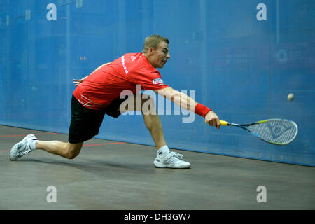 Manchester, UK. 30 octobre 2013. Quatrième favori et deux fois Champion du Monde Nick Matthew (Angleterre) se déplace dans les quarts du monde Men's Squash championnat à Sportcity, Manchester, UK en battant Omar Mossad (Egypte) 11-4, 11-7, 11-13, 11-4 en 71 minutes. Squash Championnat du monde Manchester, UK 30 Octobre 2013 Crédit : John Fryer/Alamy Live News Banque D'Images