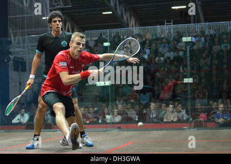 Manchester, UK. 30 octobre 2013. Quatrième favori et deux fois Champion du Monde Nick Matthew (Angleterre) se déplace dans les quarts du monde Men's Squash championnat à Sportcity, Manchester, UK en battant Omar Mossad (Egypte) 11-4, 11-7, 11-13, 11-4 en 71 minutes. Squash Championnat du monde Manchester, UK 30 Octobre 2013 Crédit : John Fryer/Alamy Live News Banque D'Images