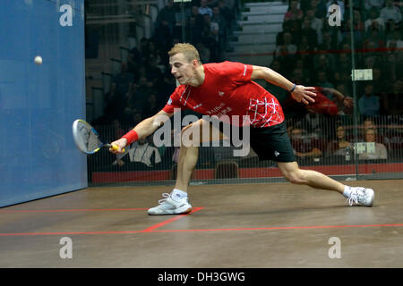 Manchester, UK. 30 octobre 2013. Quatrième favori et deux fois Champion du Monde Nick Matthew (Angleterre) se déplace dans les quarts du monde Men's Squash championnat à Sportcity, Manchester, UK en battant Omar Mossad (Egypte) 11-4, 11-7, 11-13, 11-4 en 71 minutes. Squash Championnat du monde Manchester, UK 30 Octobre 2013 Crédit : John Fryer/Alamy Live News Banque D'Images