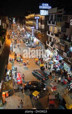 Main Bazaar dans Paharganj de nuit, Delhi, Inde Banque D'Images